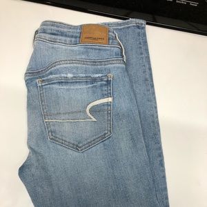 American Eagle Skinny jeans size 4 light wash